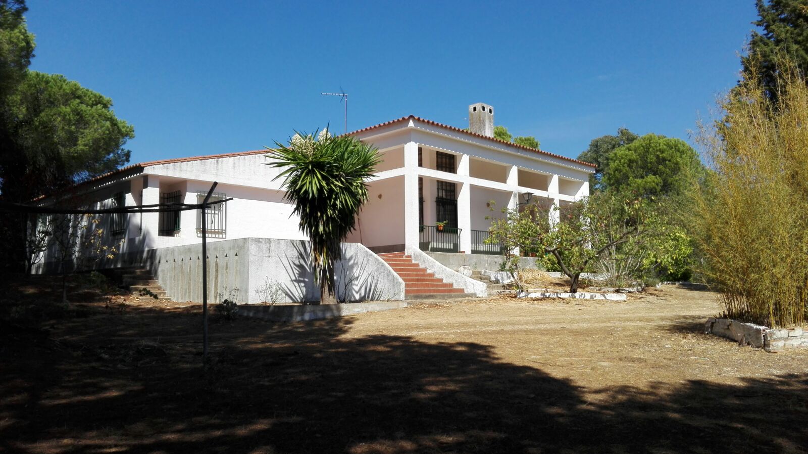 ESTUPENDA RESIDENCIA EN EL CAMPO