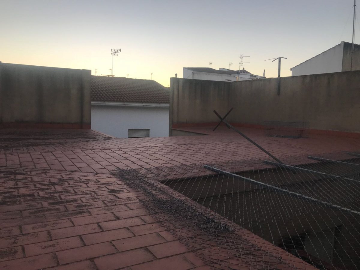 UN PISO / DOS PISOS / 210 METROS
