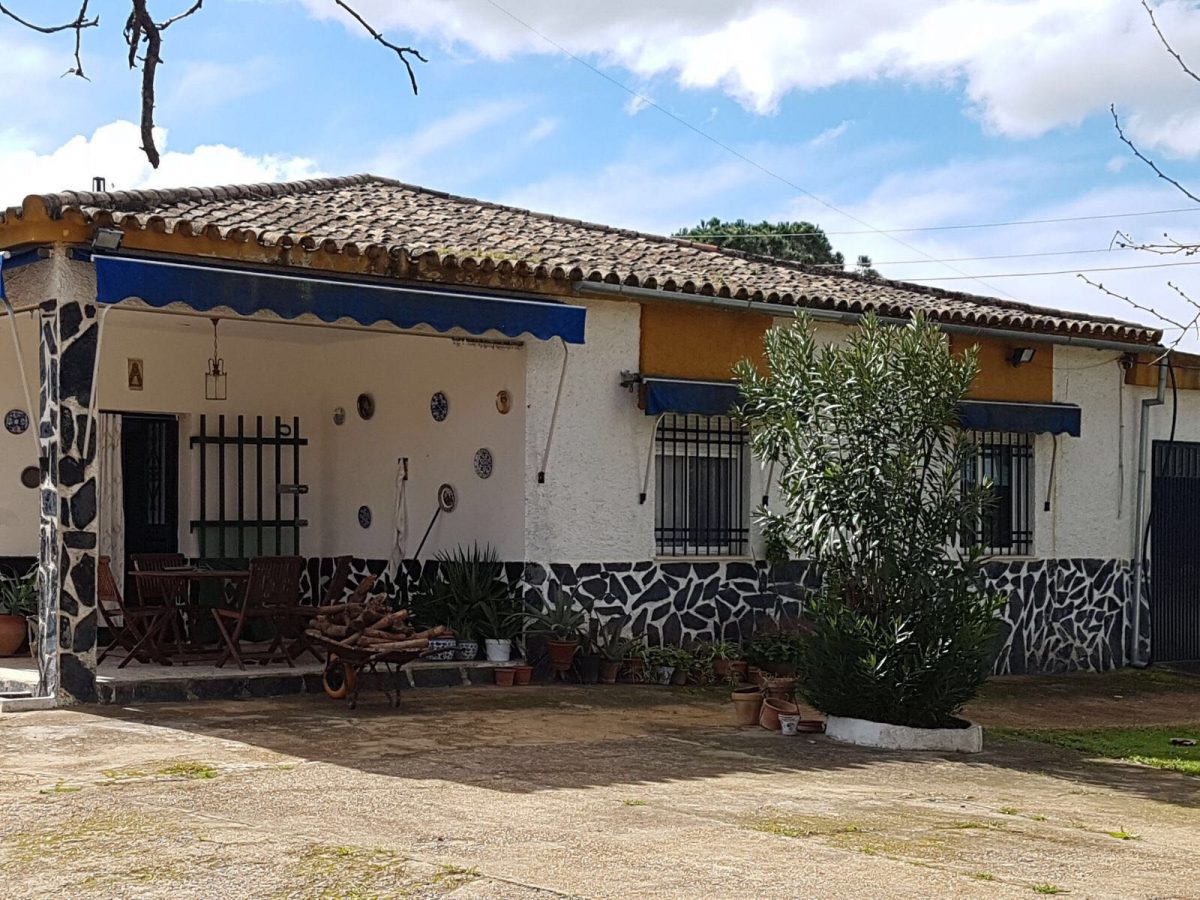 AMPLIA CASA DE CAMPO