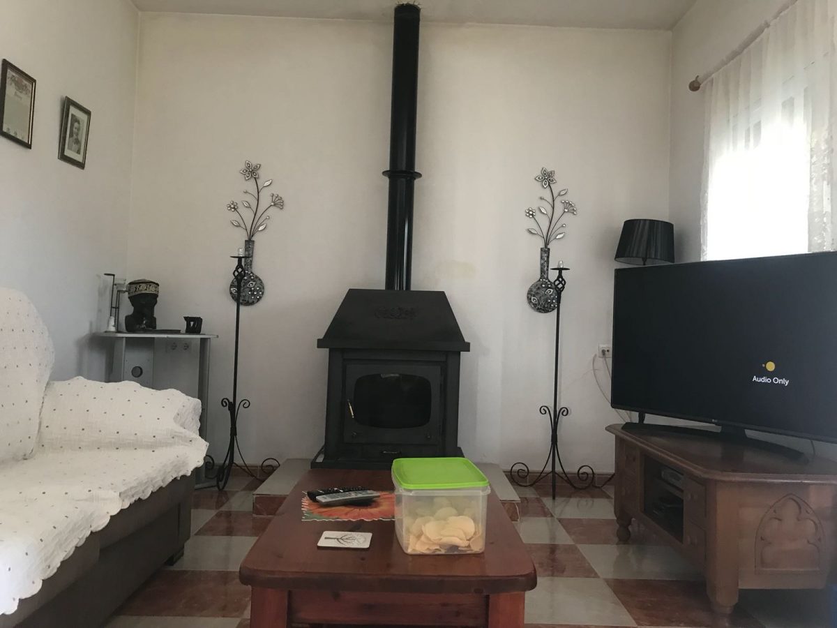VIVIENDA, PARCELA Y TERRENO ANEXO