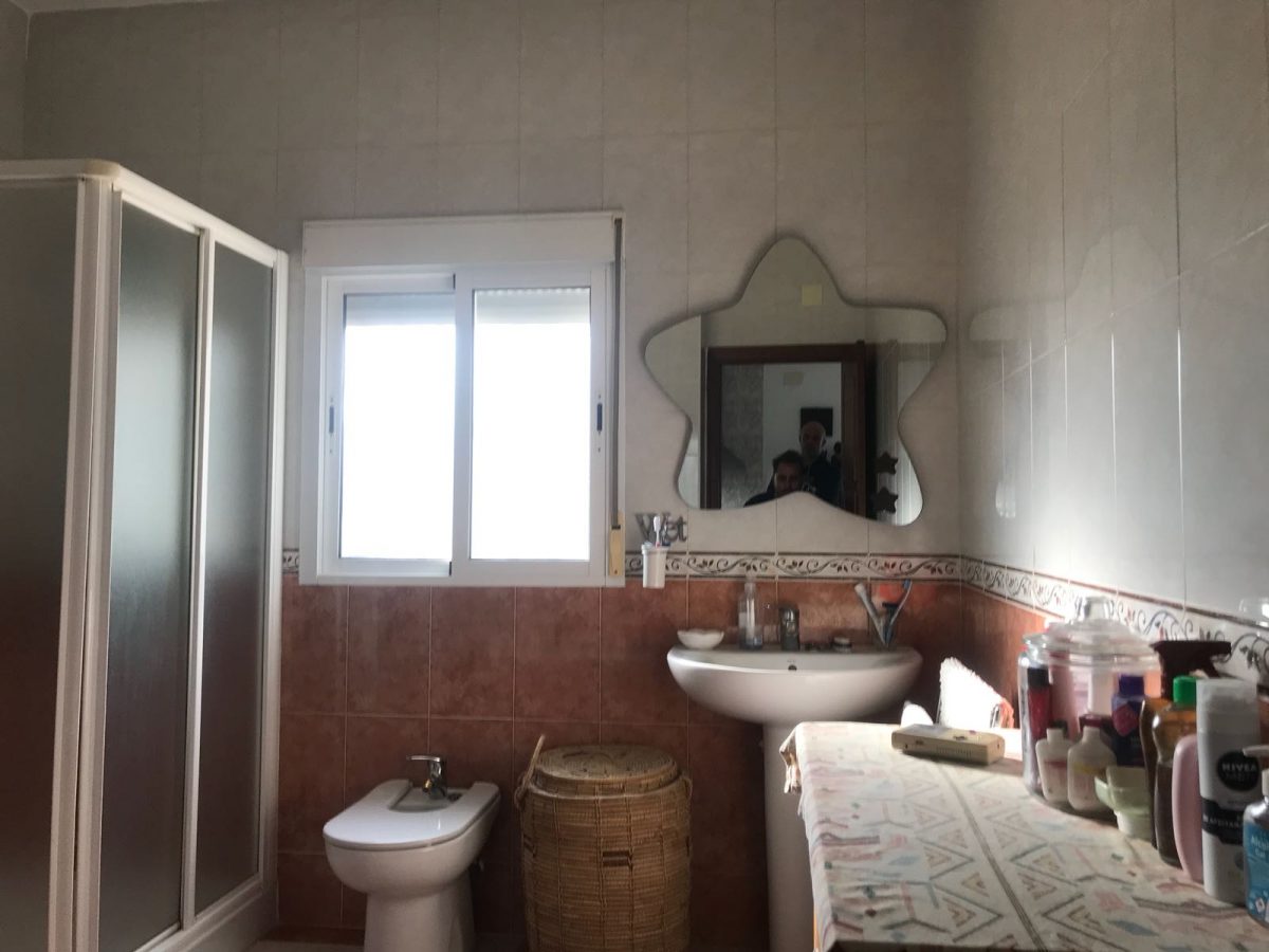 VIVIENDA, PARCELA Y TERRENO ANEXO
