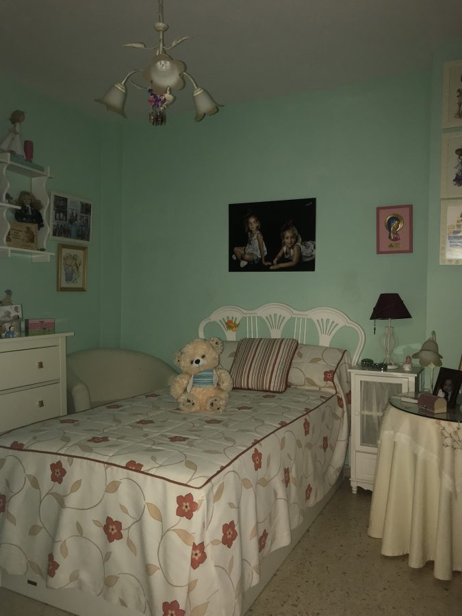 ADOSADO EN ZONA MUY TRANQUILA
