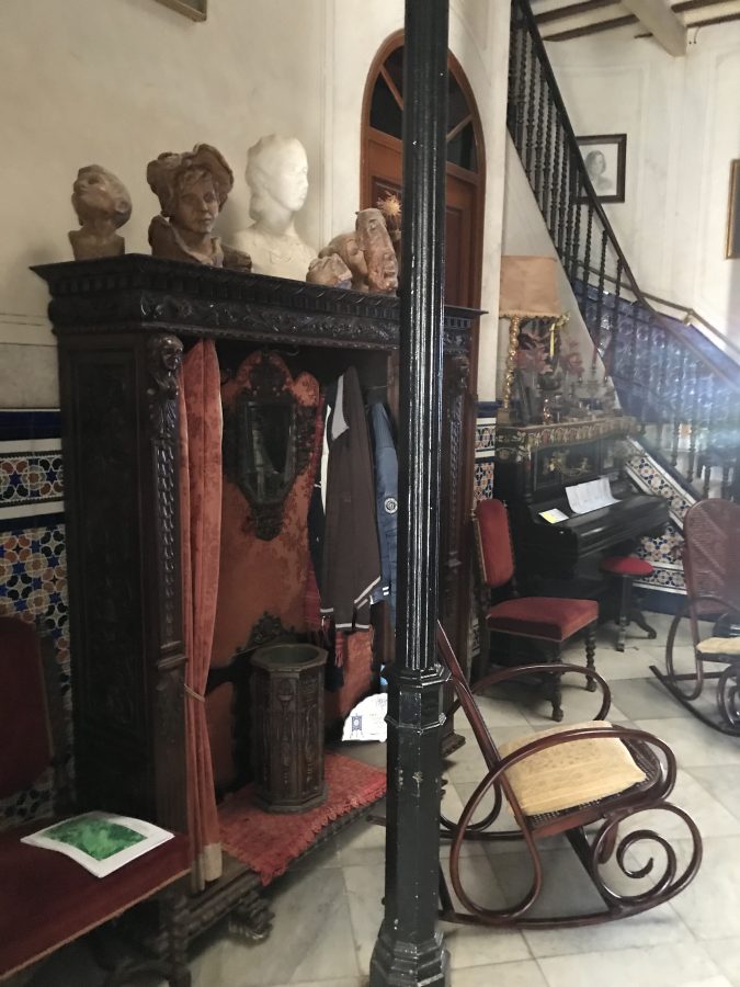 CASA SOLARIEGA EN LA CALLE PRINCIPAL DE VALVERDE