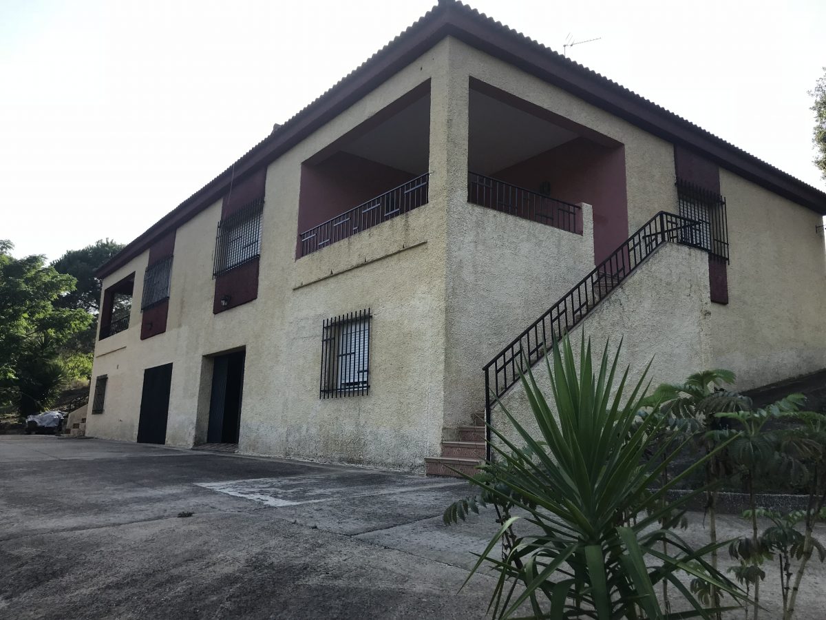 DOS CASAS DE AUTENTICO CAMPO EN LOS PINOS