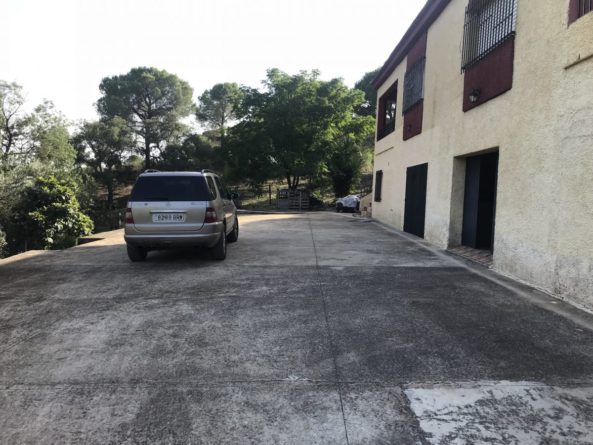 DOS CASAS DE AUTENTICO CAMPO EN LOS PINOS