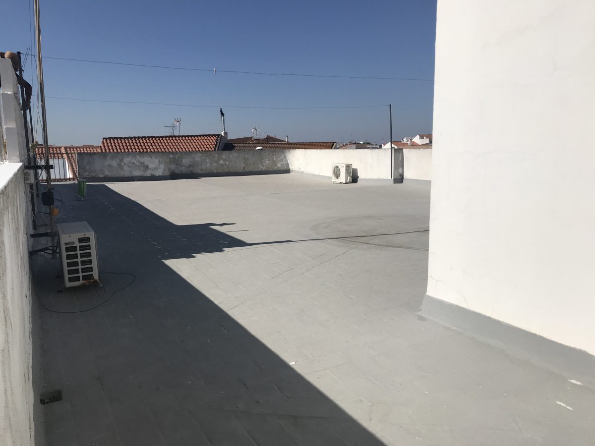 AMPLIO PISO PARA ENTRAR A VIVIR PRIMERAS CALIDADES