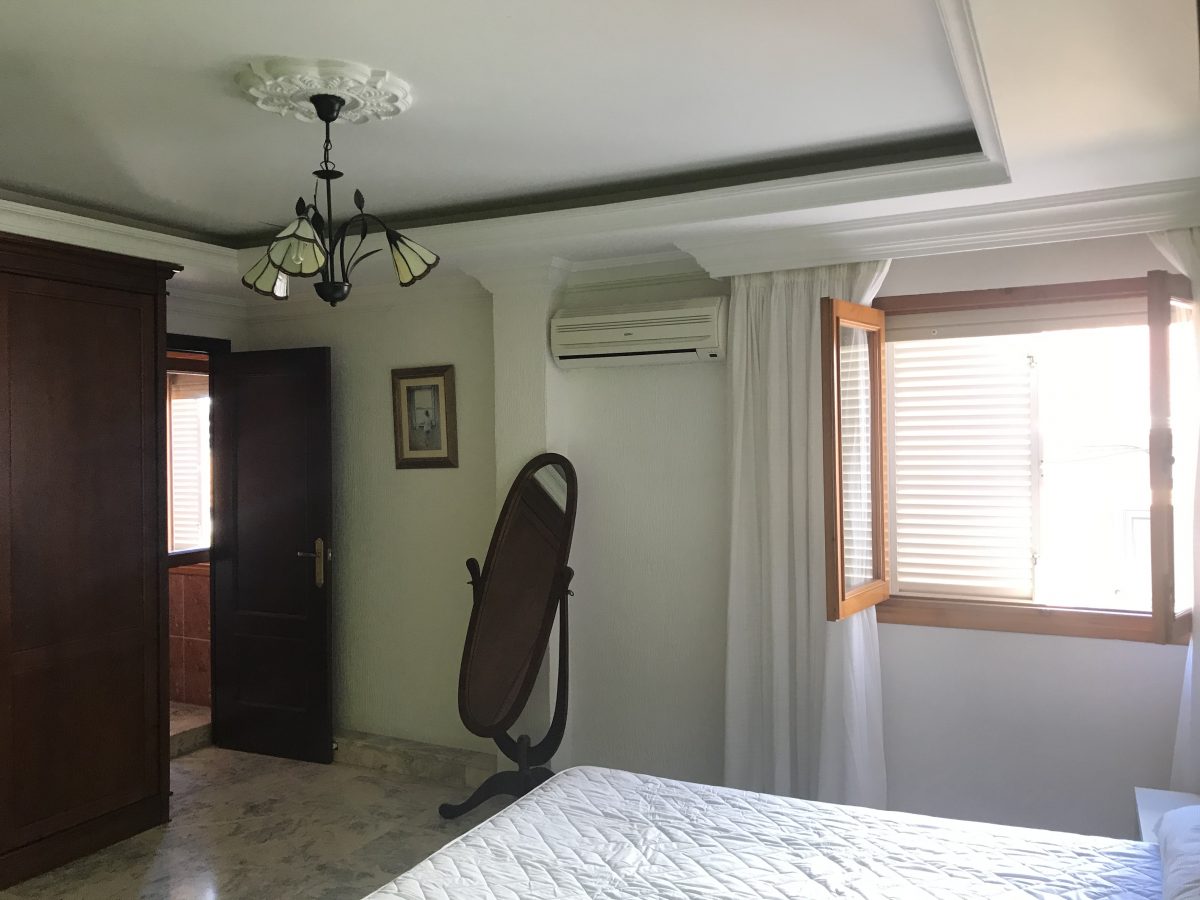 AMPLIO PISO PARA ENTRAR A VIVIR PRIMERAS CALIDADES