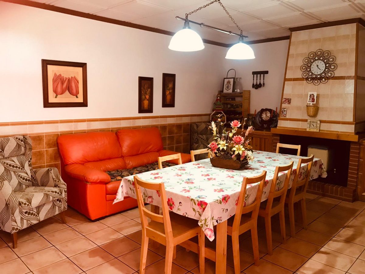 CHALET EN PUENTE CON PISCINA