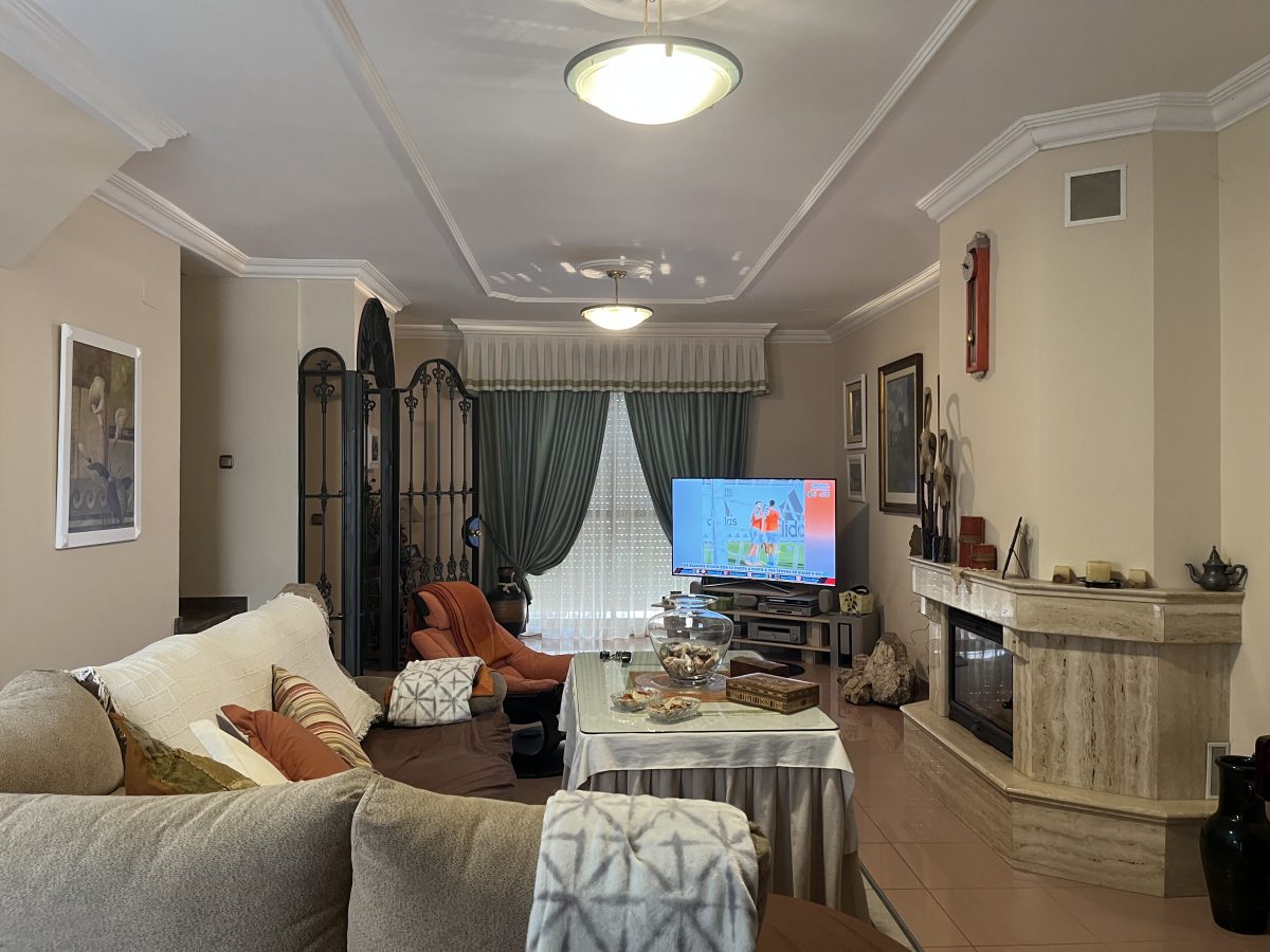 PRECIOSA CASA EN ZONA TRANQUILA