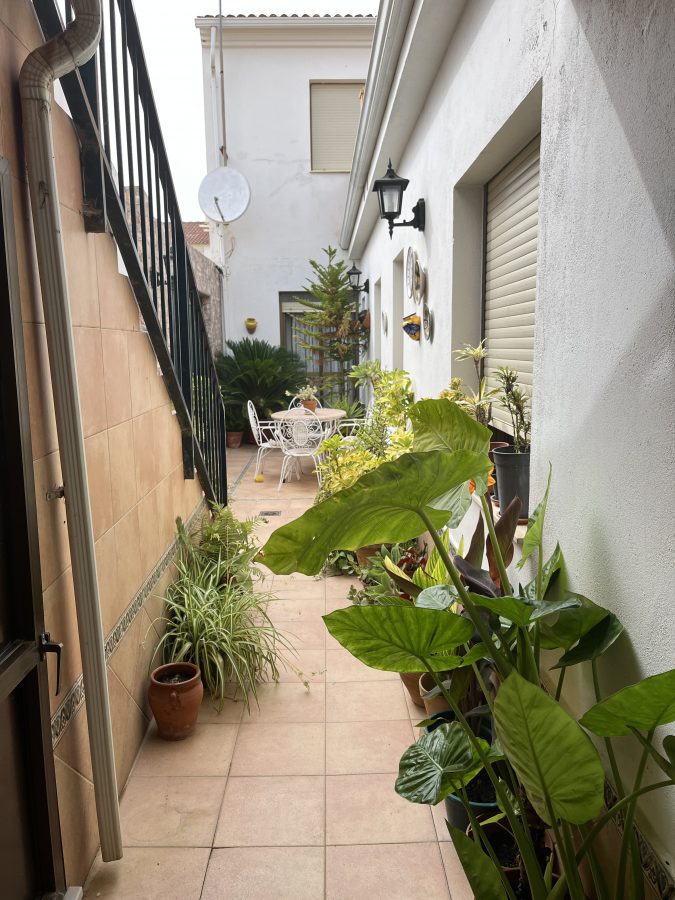 PRECIOSA CASA EN ZONA TRANQUILA