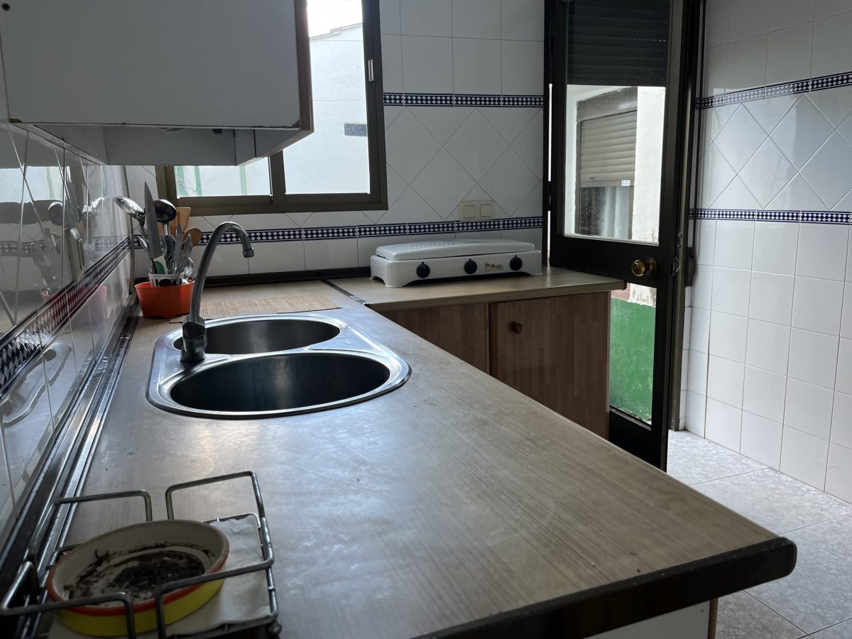VIVIENDA CON PATIO TEJADO NUEVO