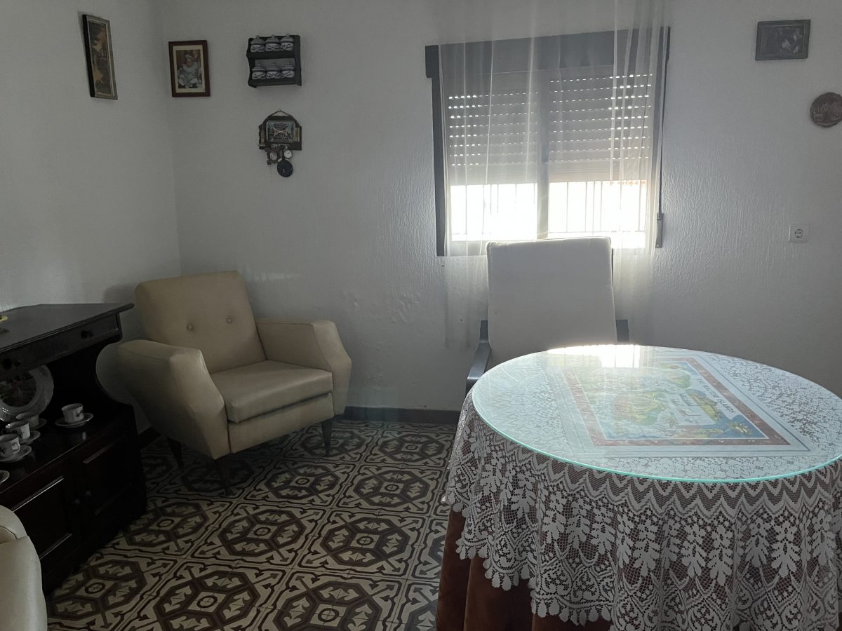 VIVIENDA CON PATIO TEJADO NUEVO