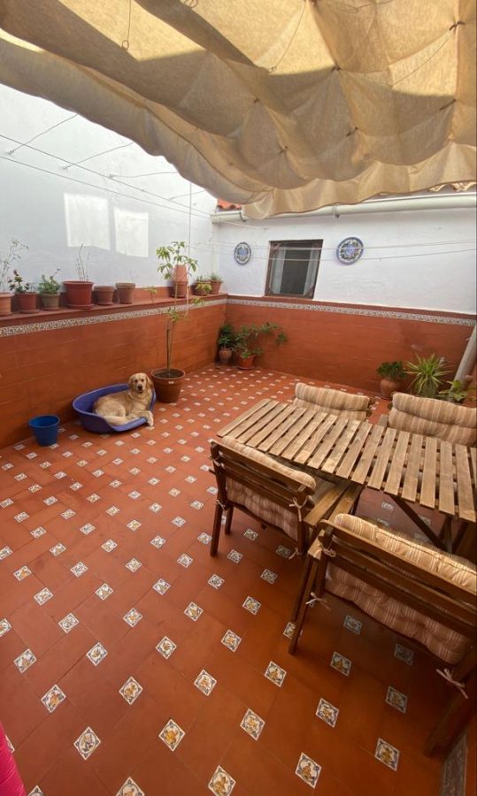 CASA UNIFAMILIAR EN BUENA ZONA