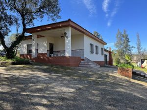 CHALET CON PISCINA EN PUERTO BLANCO