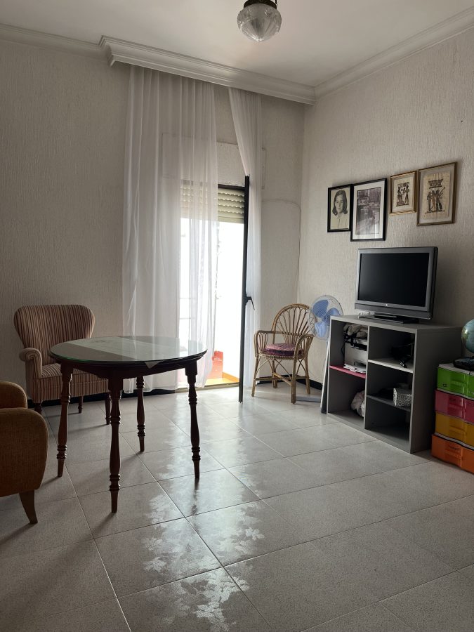 CASA DE DOS PLANTAS CON PATIO Y TERRAZA