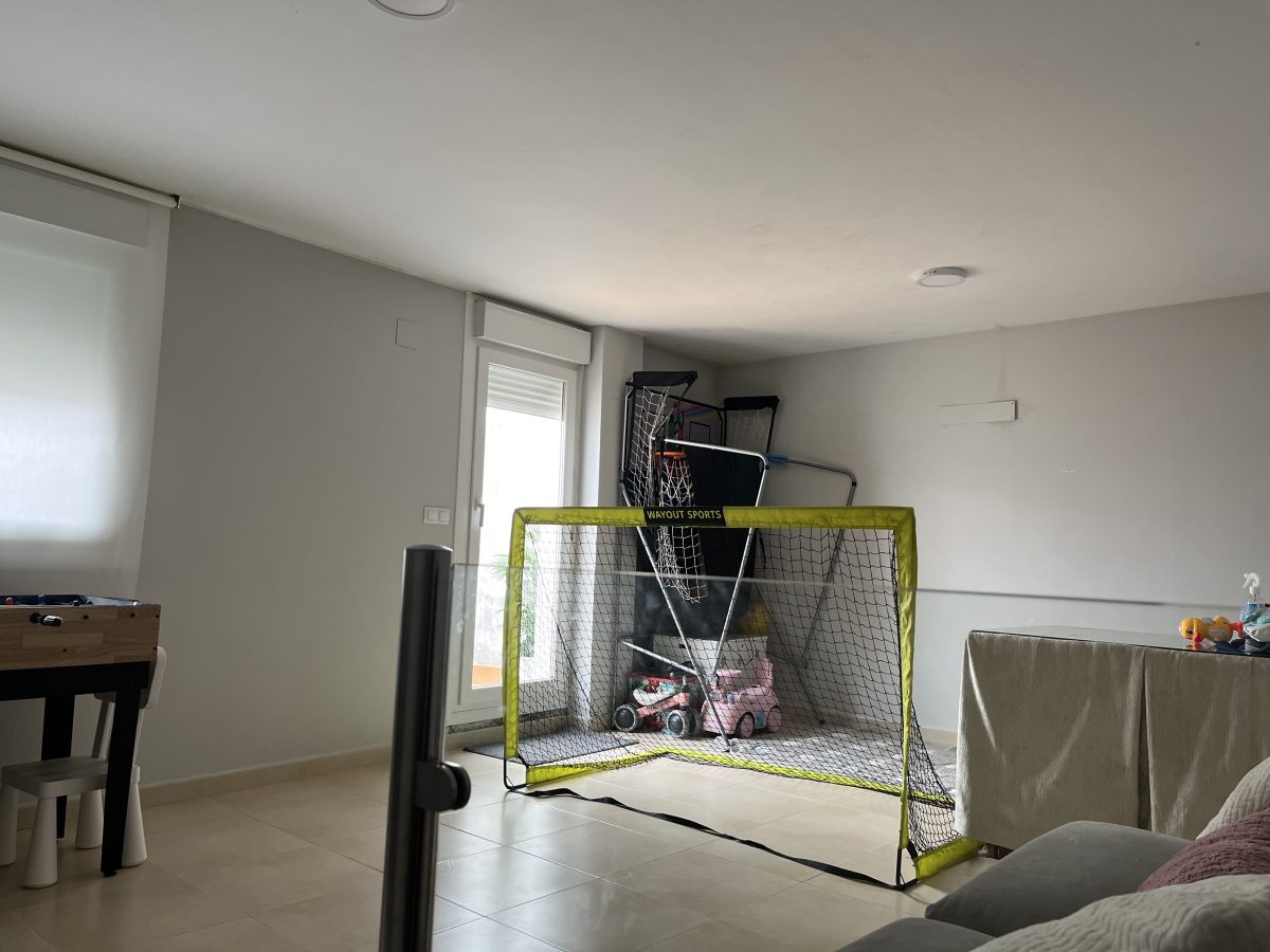 PISO PRIMERAS CALIDADES CON BUHARDILLA