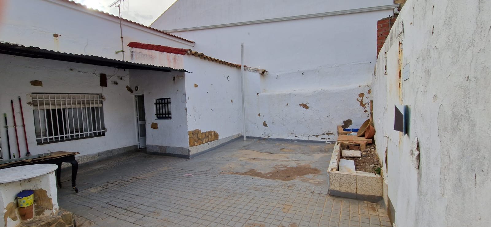 VIVIENDA EN TRIANA CUBIERTA NUEVA