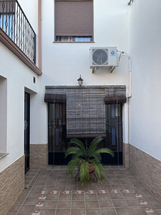 ADOSADO COMPLETAMENTE REFORMADO PRIMERAS CALIDADES