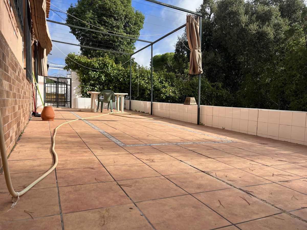 CASA EN ZONA COTIZADA DE LOS PINOS