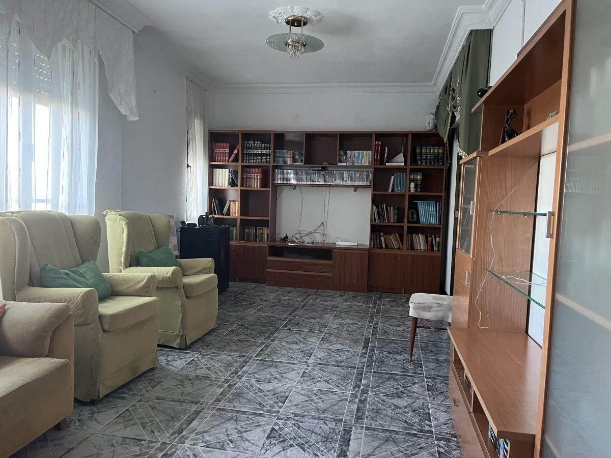 VIVIENDA CON GARAJE DE 150 METROS