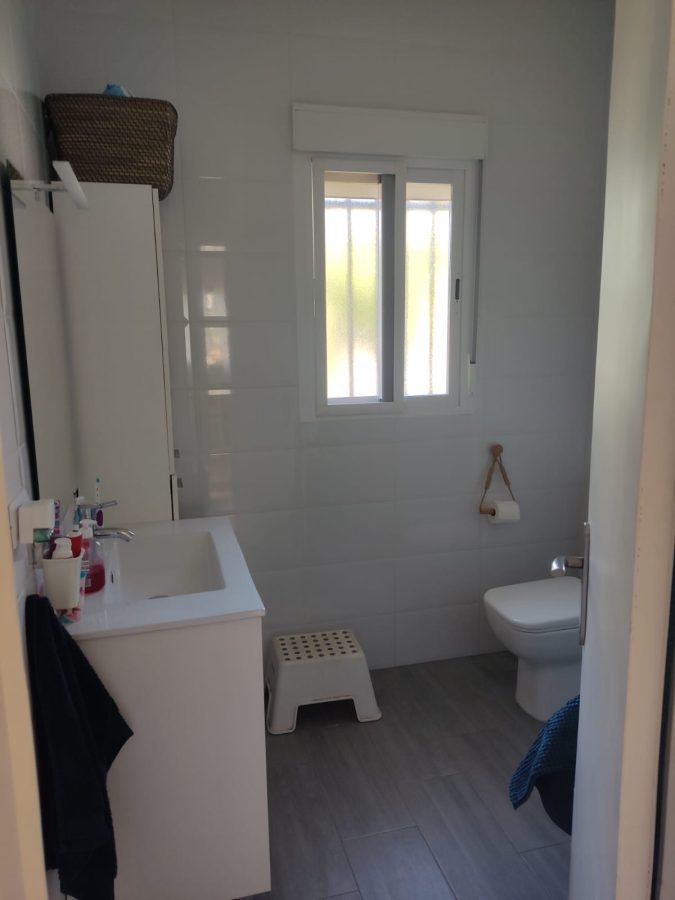 VIVIENDA CON PISCINA EN LOS PINOS