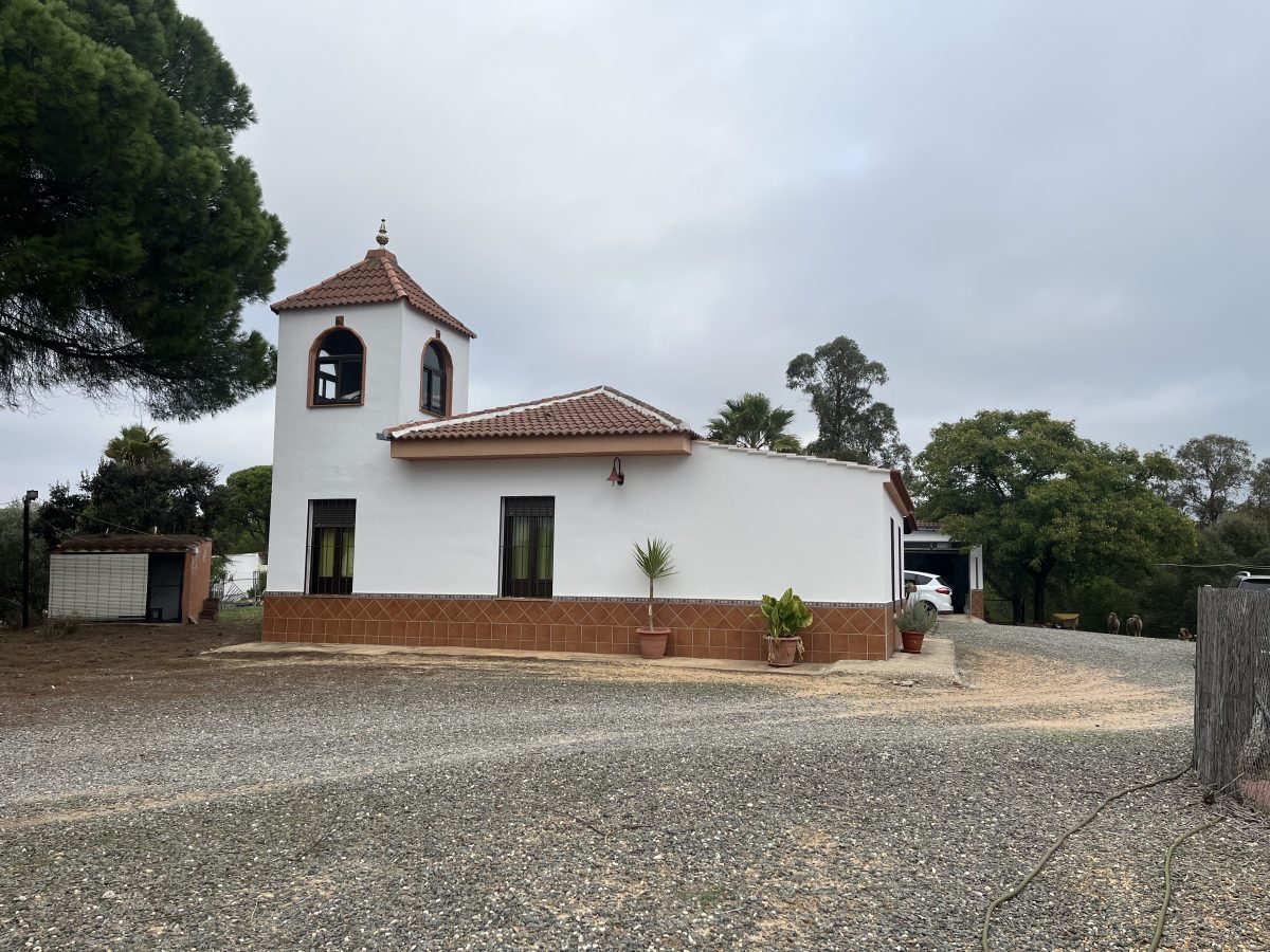 CHALET CON MIRADOR Y PISCINA EN PUENTE