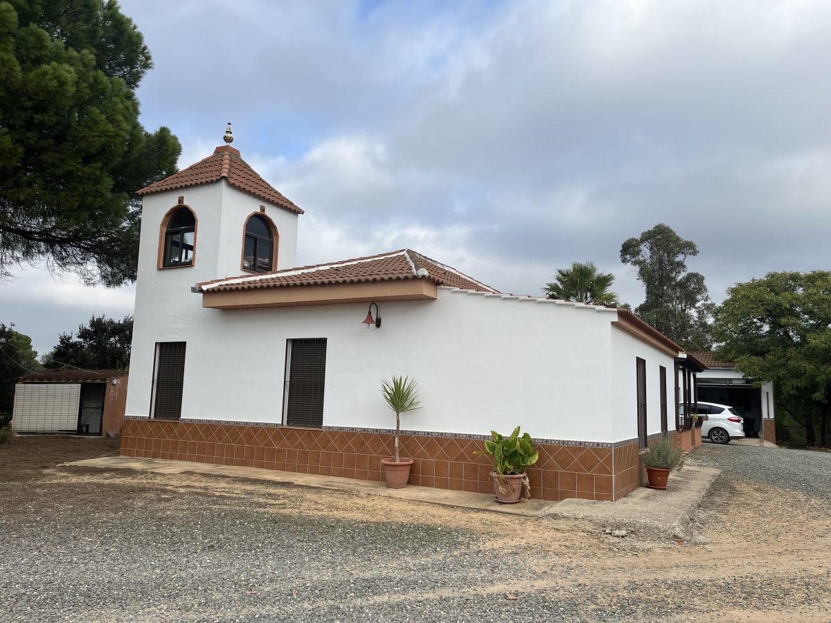 CHALET CON MIRADOR Y PISCINA EN PUENTE