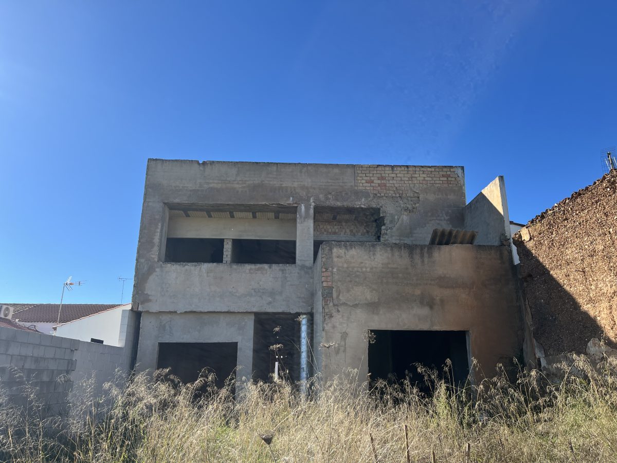 EDIFICIO EN CONSTRUCCIÓN