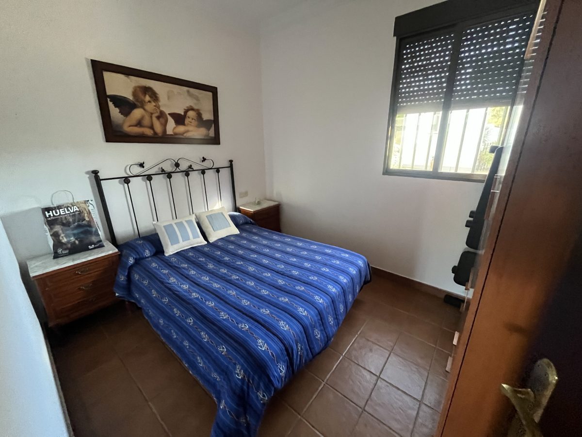 CASA CON PARCELA A 400 METROS DEL PUEBLO