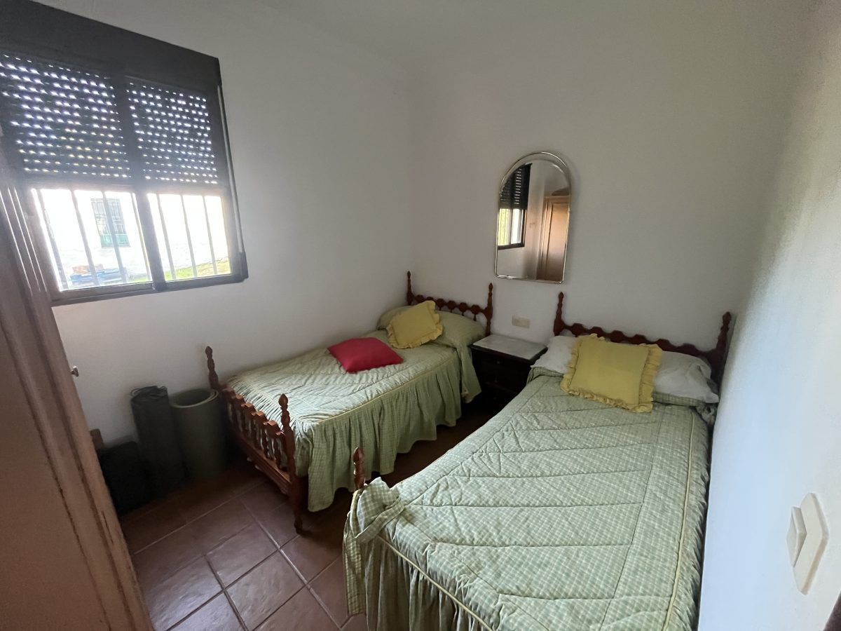 CASA CON PARCELA A 400 METROS DEL PUEBLO