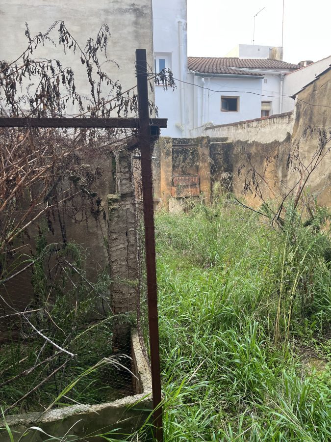 VIVIENDA PLANTA BAJA EN ZONA CENTRO PARA REFORMAR