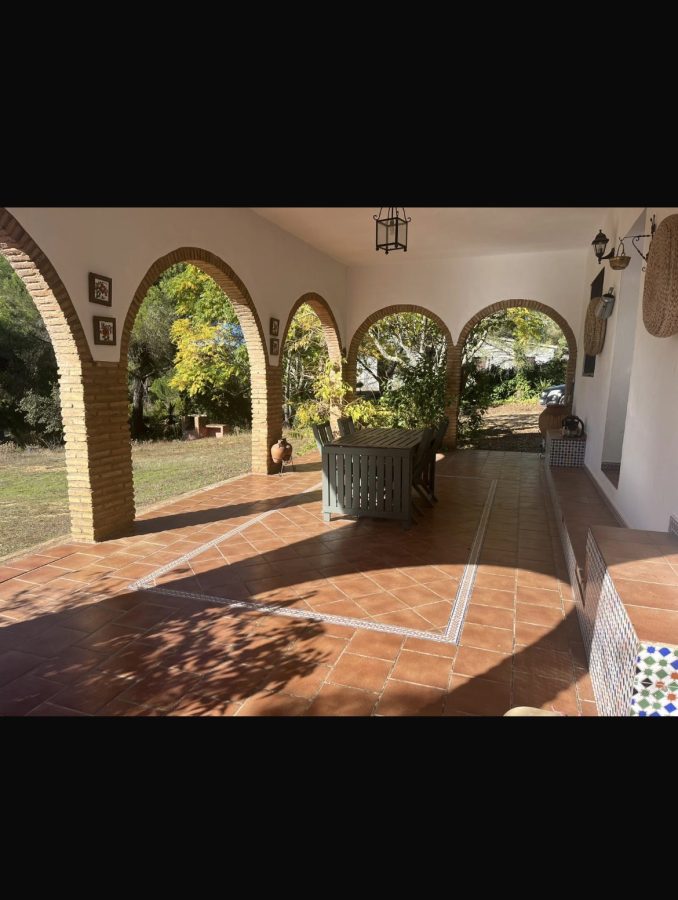 CHALET EN LOS PINOS CON INMEJORABLE UBICACIÓN