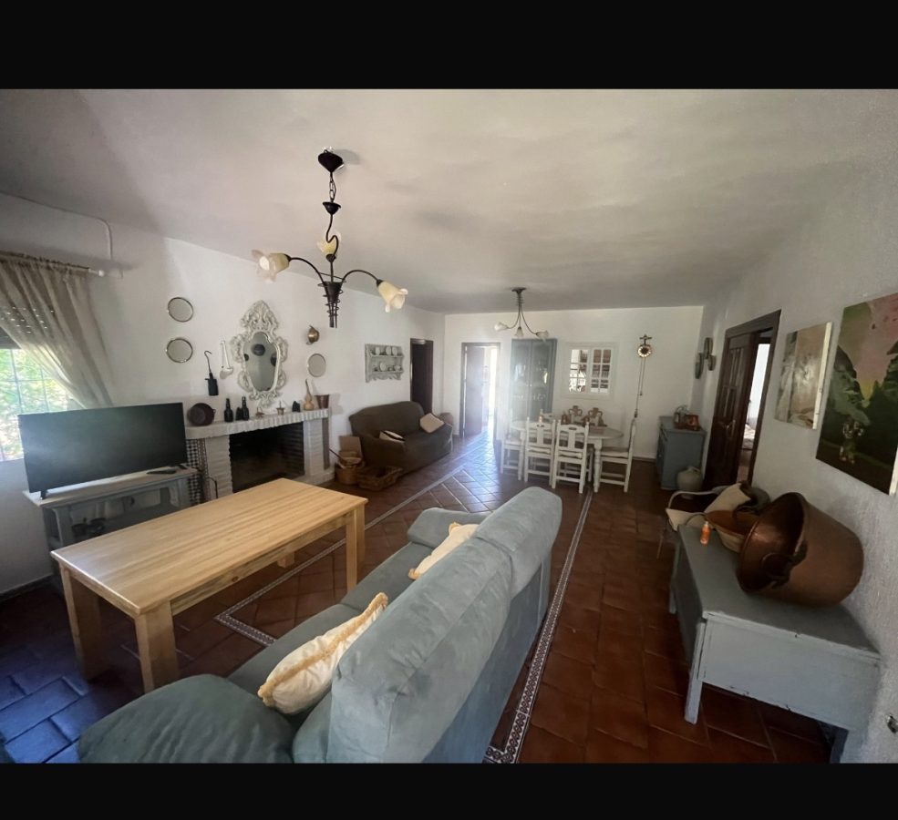 CHALET EN LOS PINOS CON INMEJORABLE UBICACIÓN