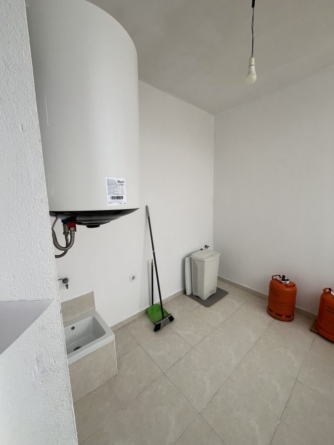PISO AMUEBLADO CON DOS PLAZAS DE APARCAMIENTOS