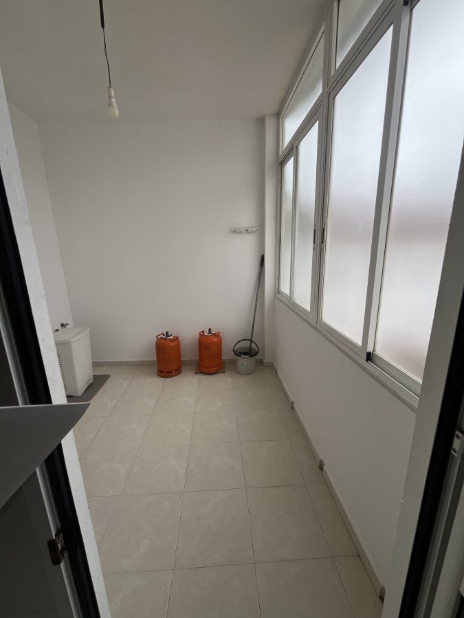 PISO AMUEBLADO CON DOS PLAZAS DE APARCAMIENTOS
