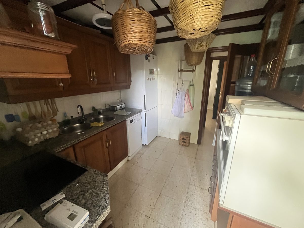 CHALET EN LOS PINOS CON PISCINA Y HUERTO