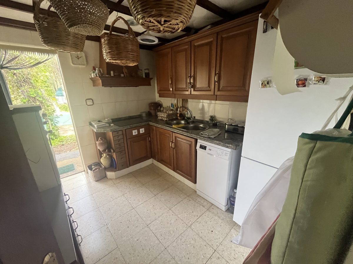 CHALET EN LOS PINOS CON PISCINA Y HUERTO