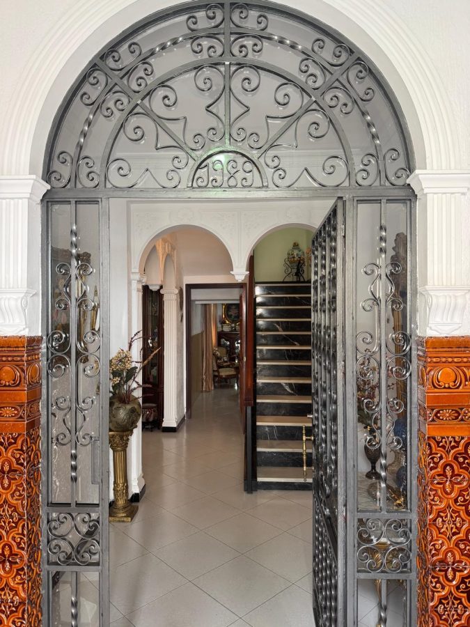 ESPECTACULAR CASA DE DOS PLANTAS