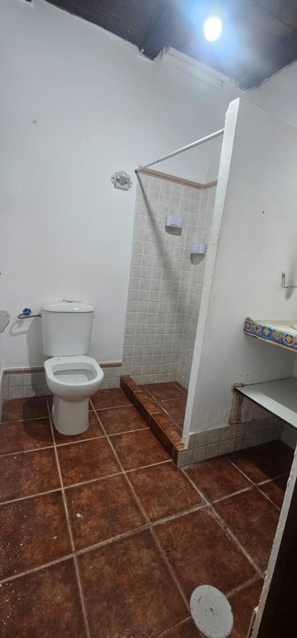 COQUETA CASA PARA REFORMAR EN LOS PINOS