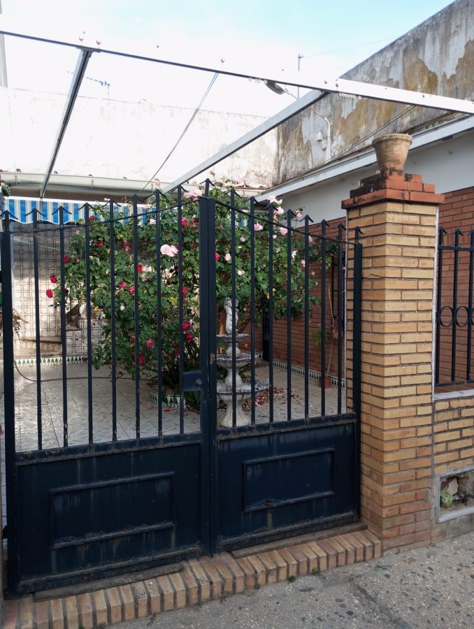 VIVIENDA Y SALÓN EN EL POZUELO