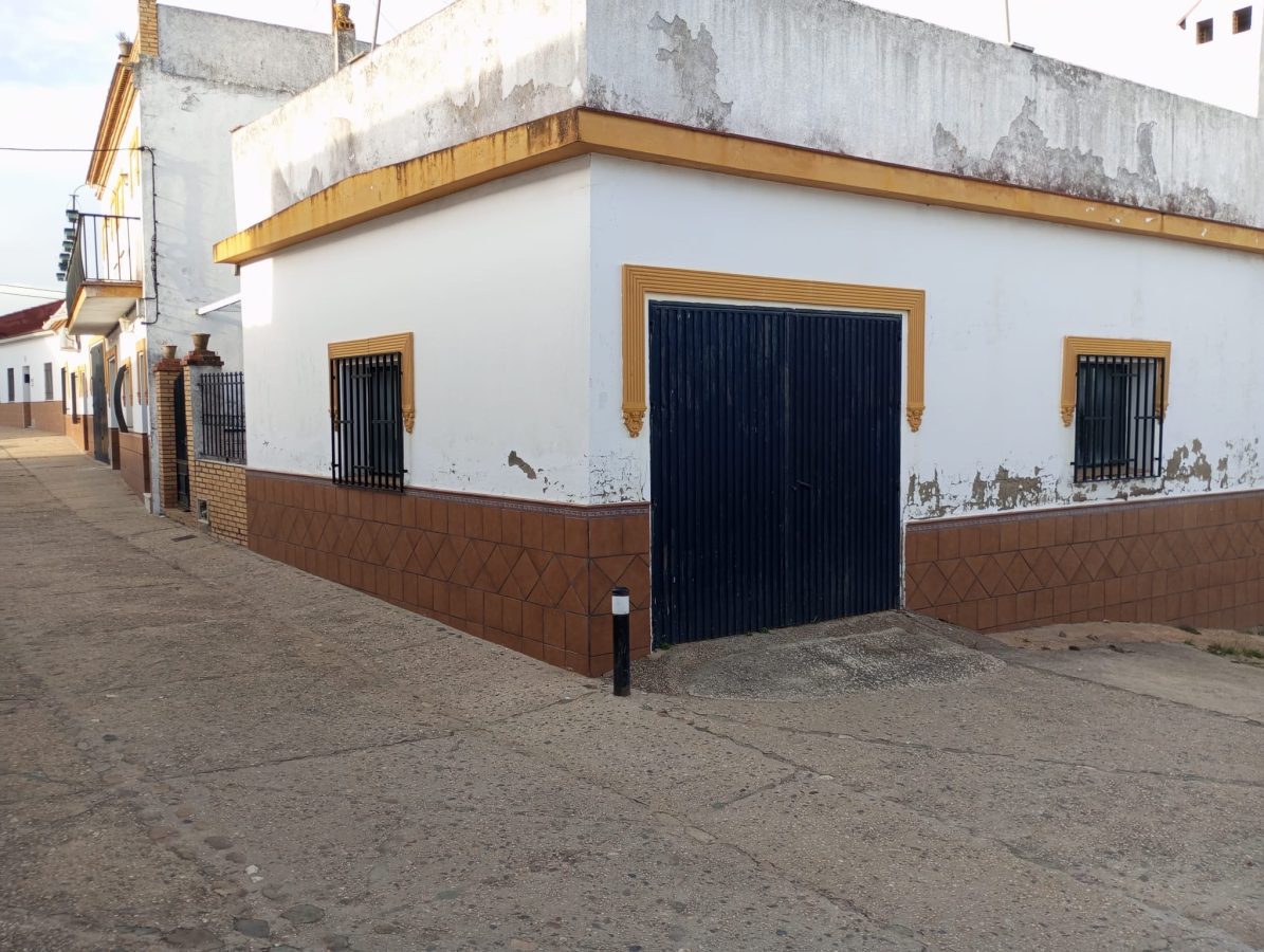 VIVIENDA Y SALÓN EN EL POZUELO