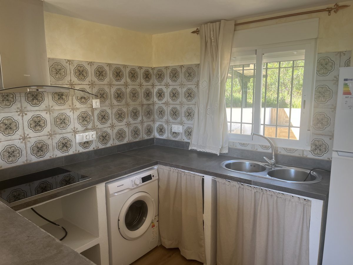 CASA EN LOS PINOS CON HUERTO