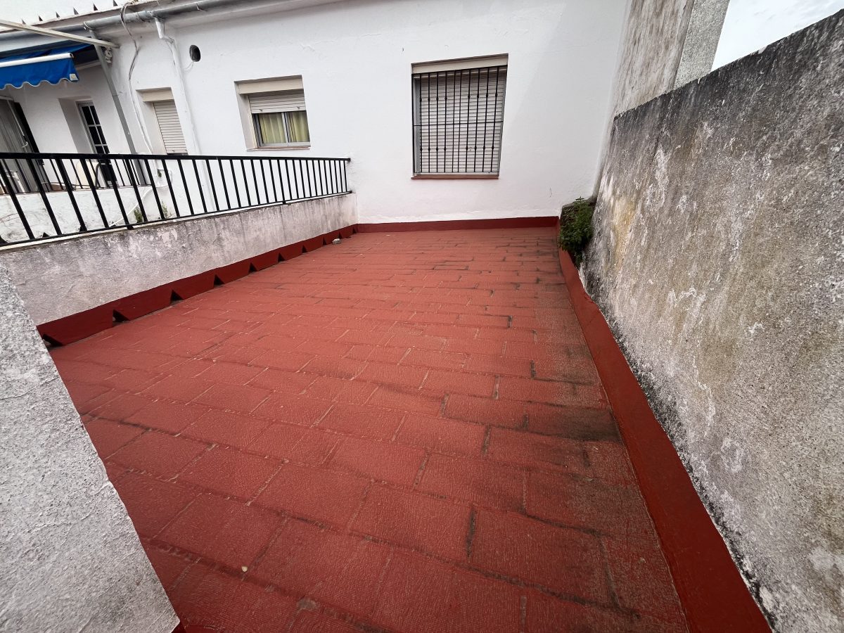 PLANTA BAJA CON PATIO