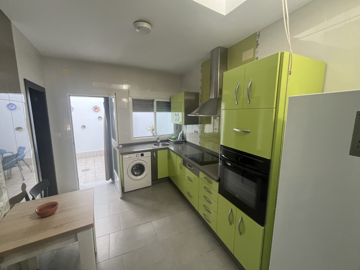 VIVIENDA PLANTA BAJA CON TERRAZA Y BUHADILLA