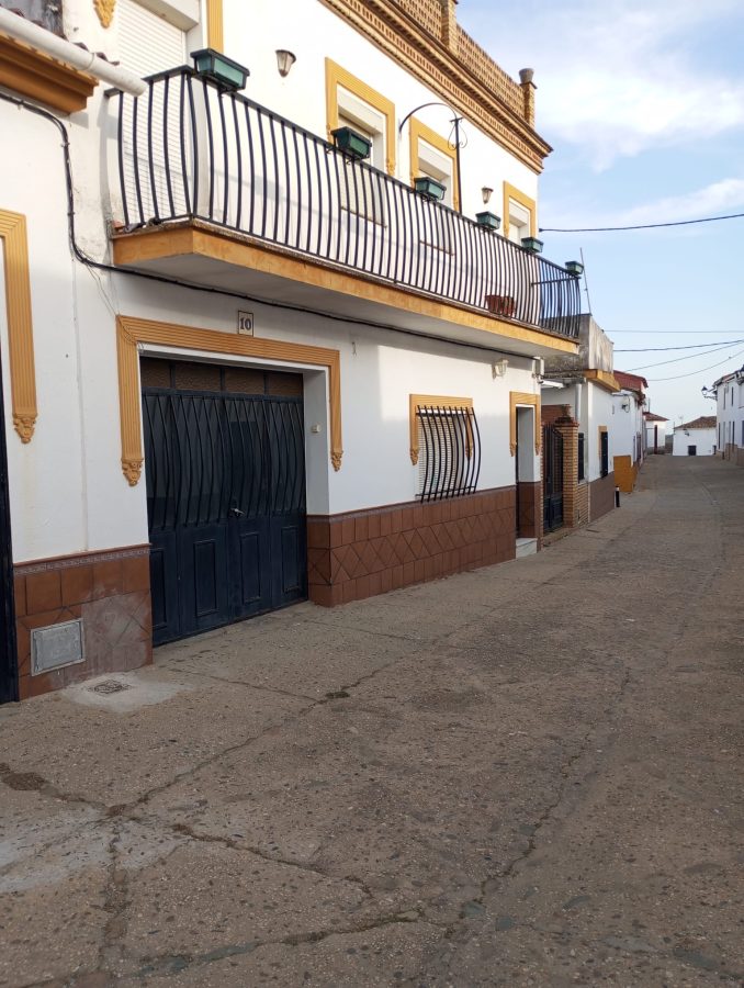 VIVIENDA Y SALÓN EN EL POZUELO