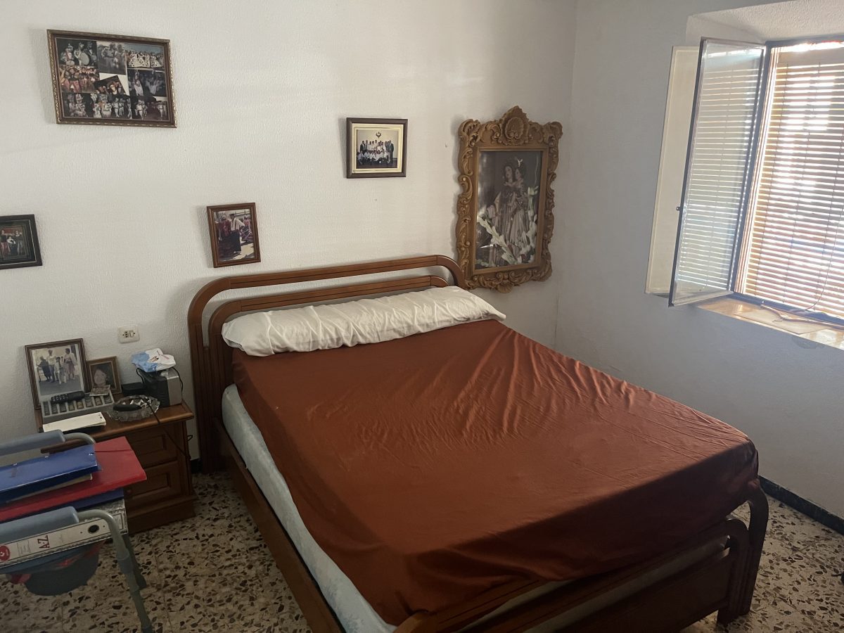 VVIENDA MÁS LOCAL COMERCIAL
