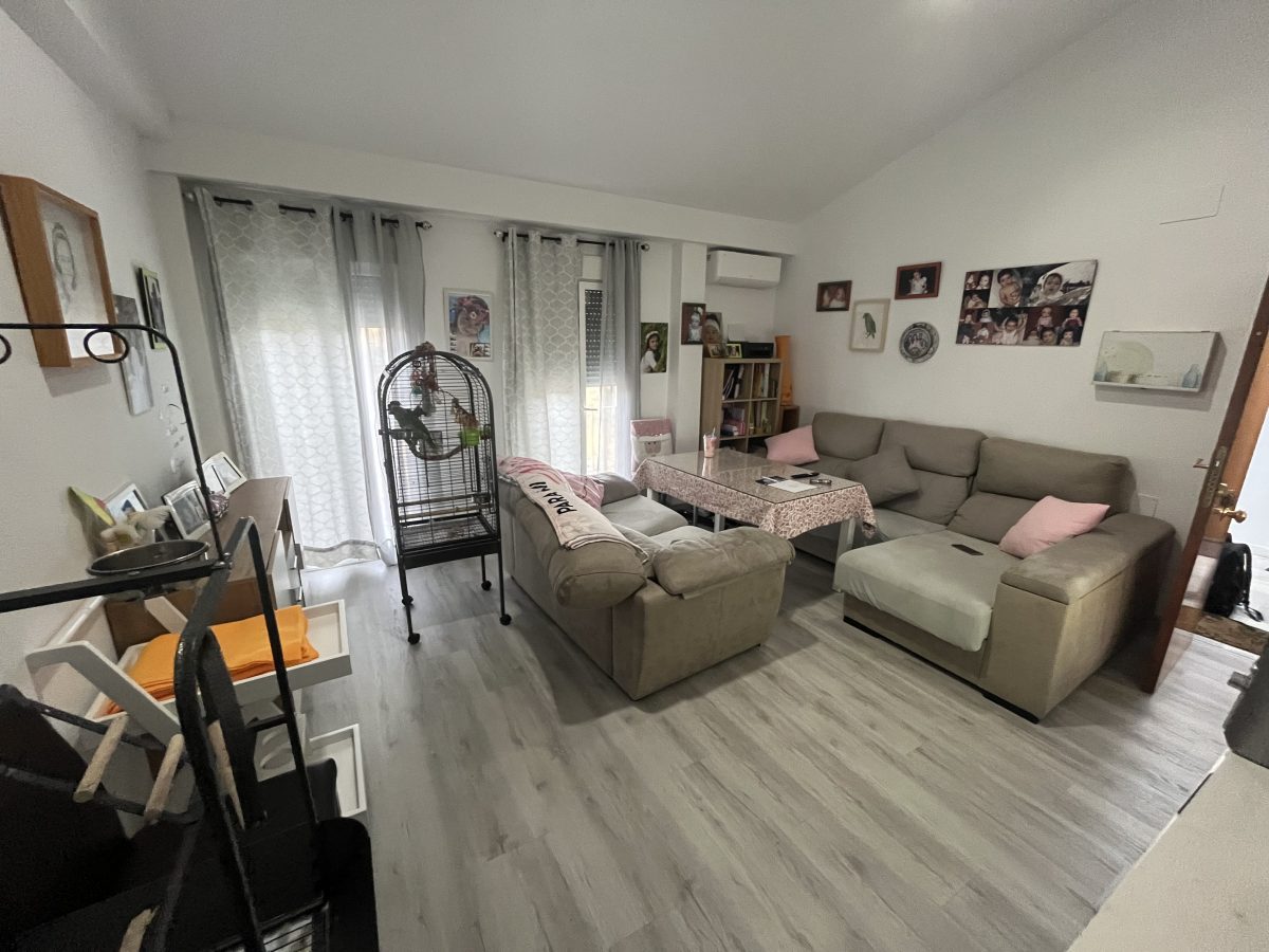 PISO EN ZONA TRANQUILA CON GARAJE Y TRASTERO