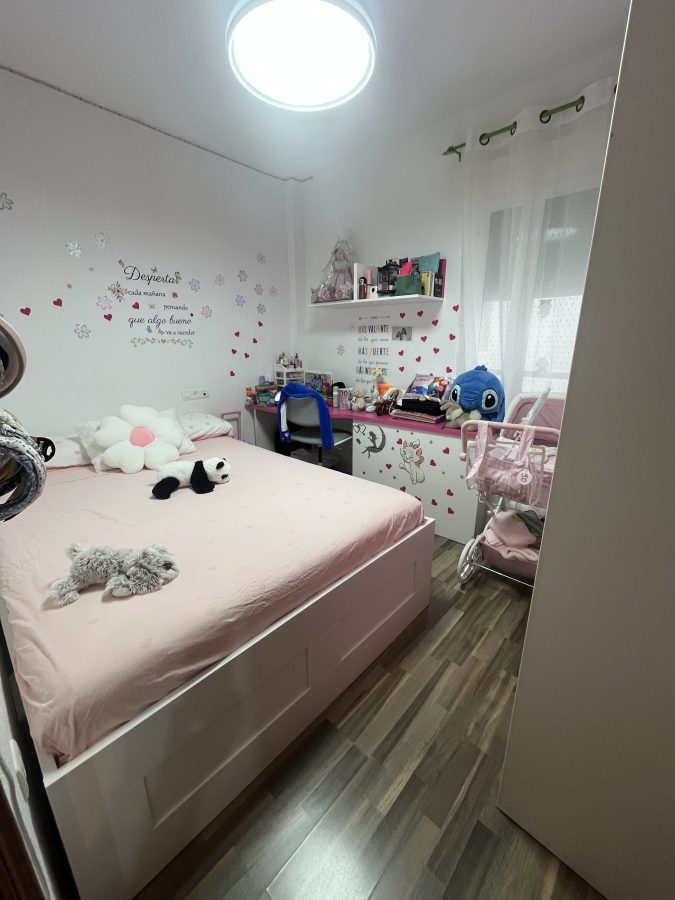 PISO EN ZONA TRANQUILA CON GARAJE Y TRASTERO