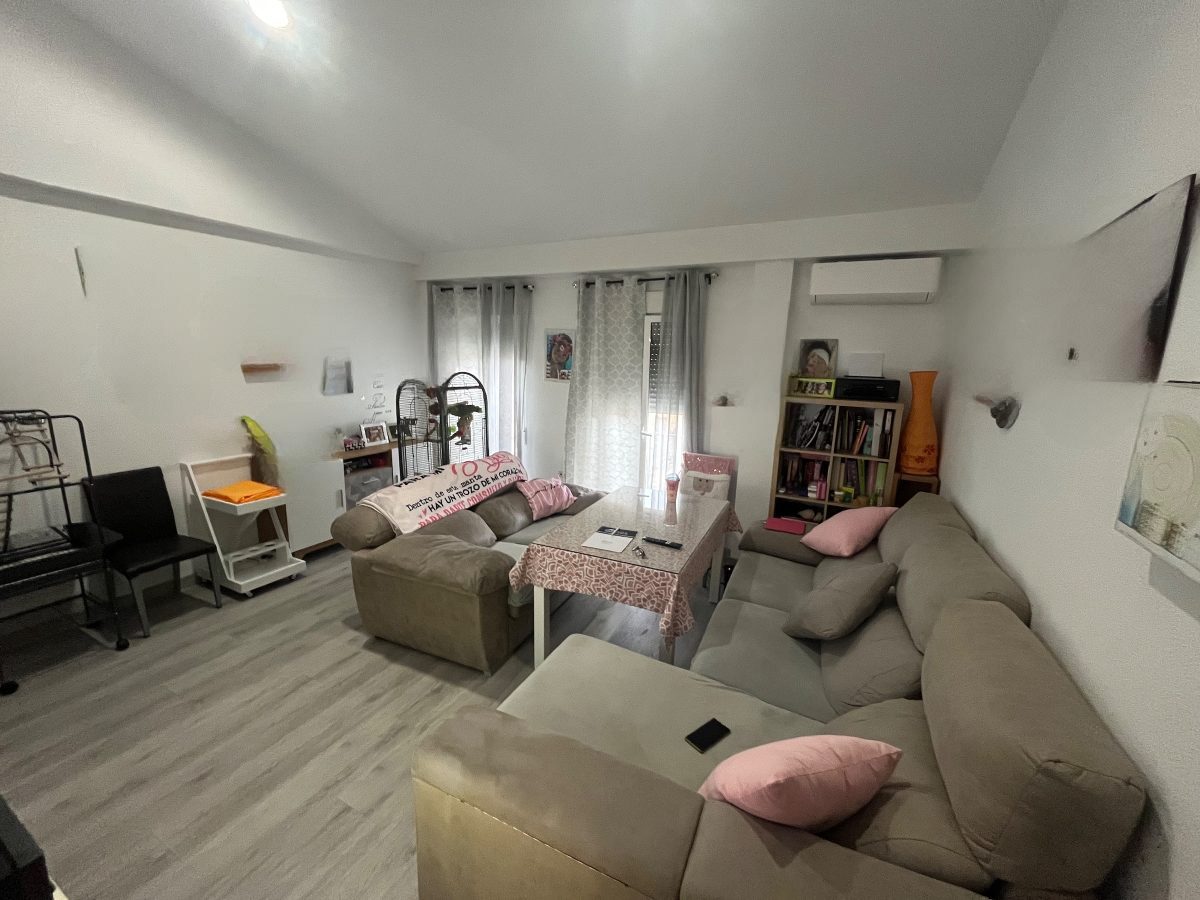 PISO EN ZONA TRANQUILA CON GARAJE Y TRASTERO
